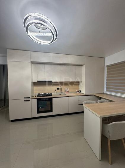 Apartament cu 4 camere semidecomandat, mobilat în Baciu