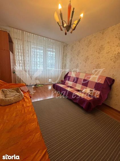 Apartament cu 3 camere decomandat în Rahova