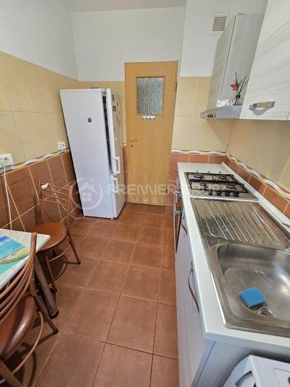 Apartament cu 2 camere în Podu Roș