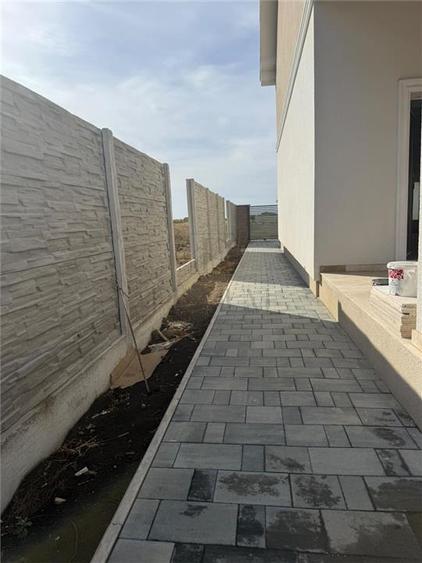 Duplex cu 4 camere cu Canalizare în Moșnița Nouă