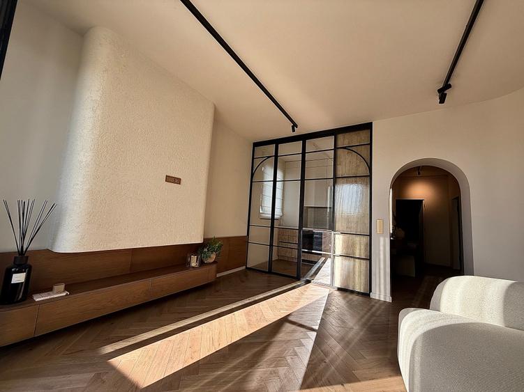 Apartament cu 3 camere decomandat, mobilat în Unirii