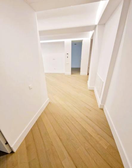 Apartament cu 3 camere decomandat în Băneasa