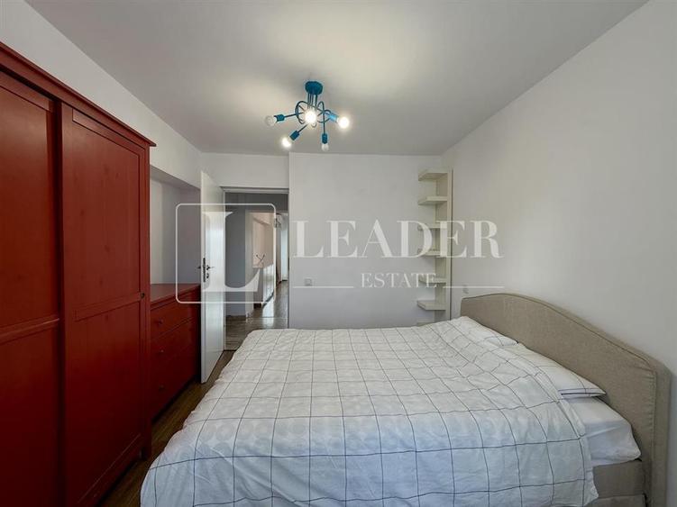 Apartament cu 4 camere decomandat, mobilat în Central