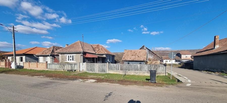 Casă cu 2 camere în Dăbâca