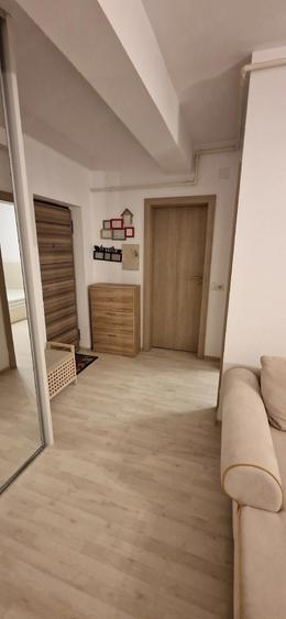 Apartament cu 2 camere semidecomandat în Rahova
