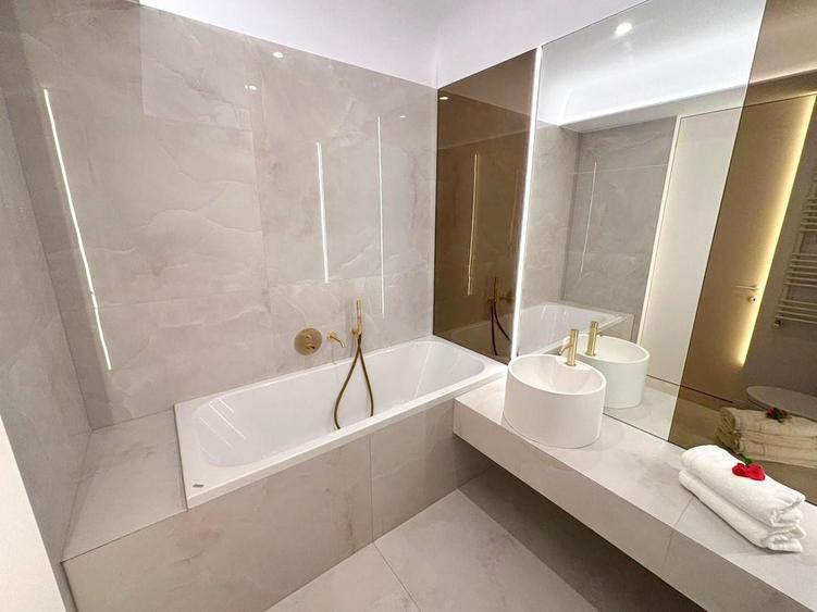 Apartament cu 3 camere decomandat, mobilat în Pipera