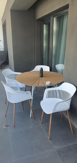Apartament cu 3 camere decomandat în Aviației