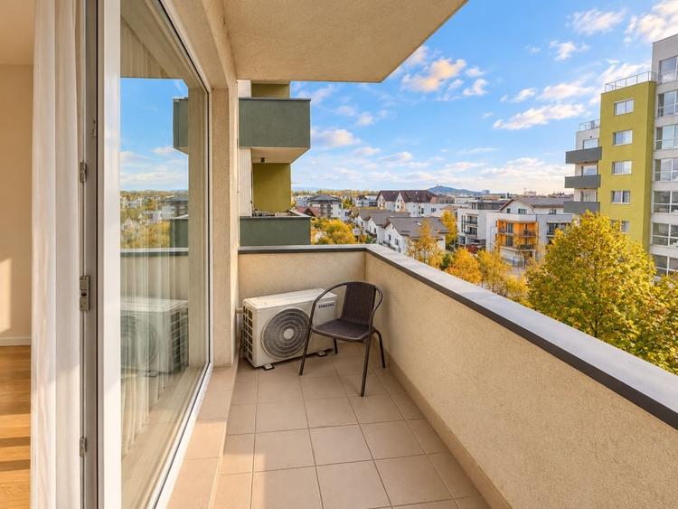Apartament cu 2 camere decomandat, mobilat în Tractorul