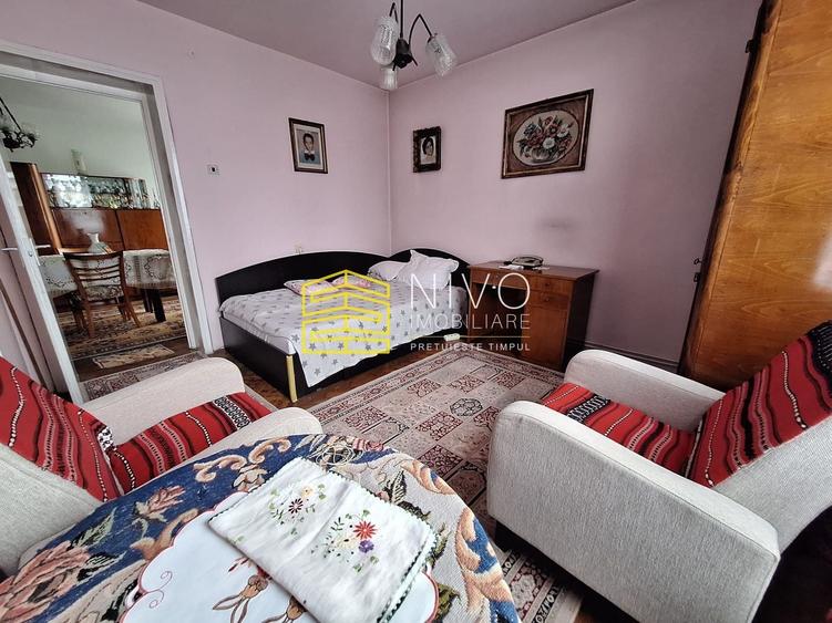 Apartament cu 2 camere semidecomandat în Aleea Carpați