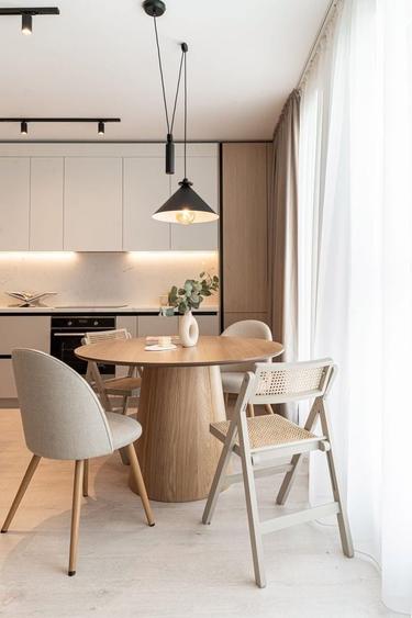 Apartament cu 3 camere semidecomandat, mobilat în Pipera