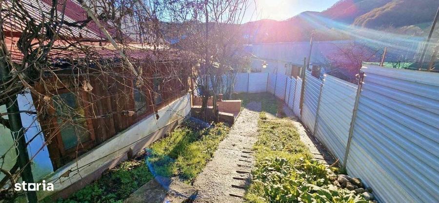 Casă cu 2 camere în Păușești