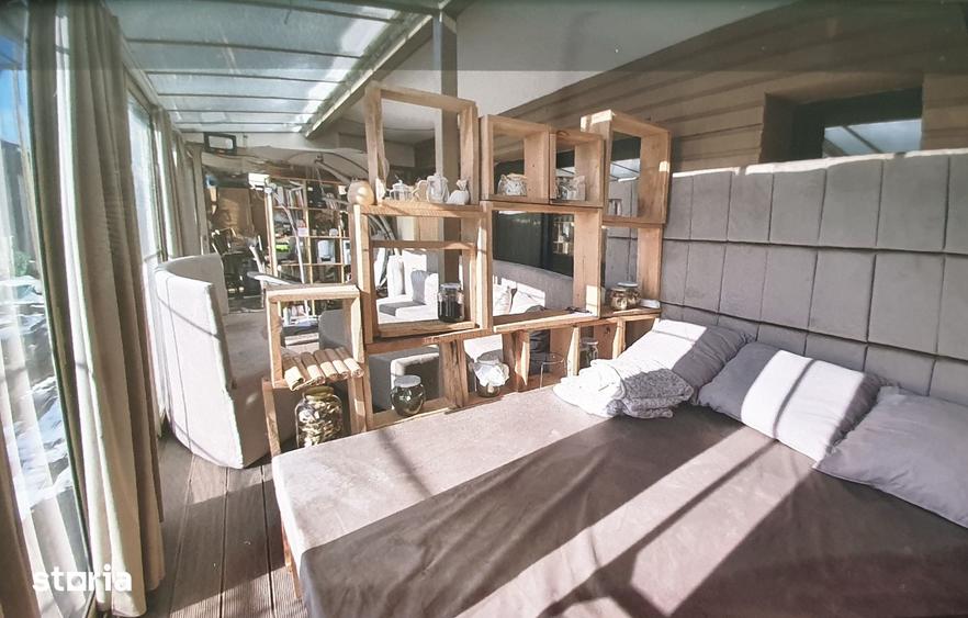 Casă cu 9 camere cu Teren 622 Mp în Sud