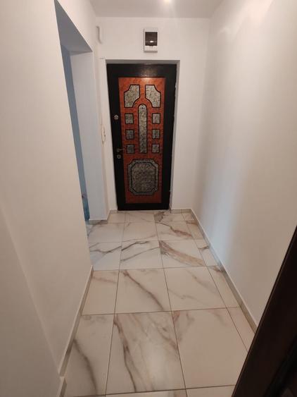Apartament cu 2 camere decomandat în Adjud