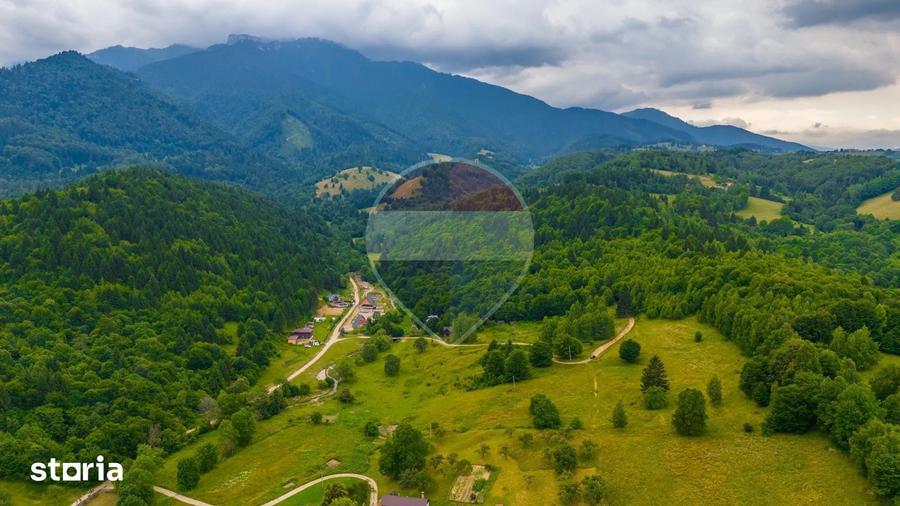 Teren de 2410 mp, în Bran