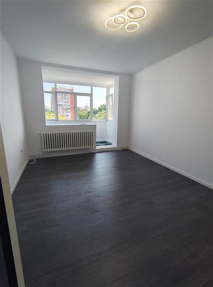Apartament cu 2 camere semidecomandat în Podu Roș