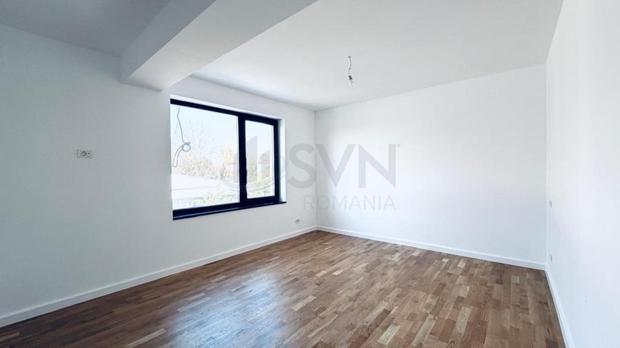Casă individuală cu 6 camere cu Canalizare în Central