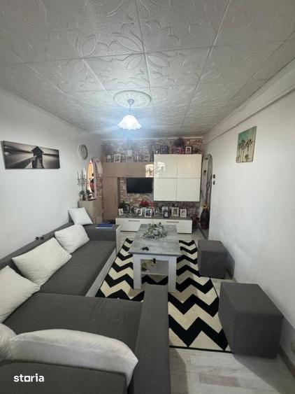 Apartament cu 4 camere semidecomandat în George Enescu