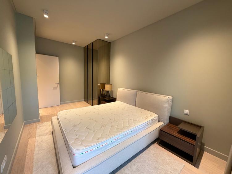 Apartament cu 3 camere decomandat în Floreasca