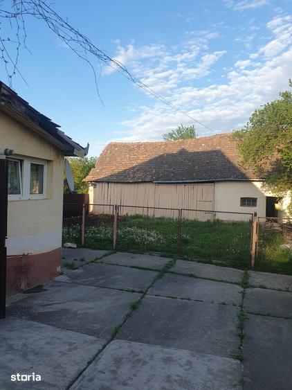 Casă cu 3 camere cu Teren 2600 Mp în Brădeni