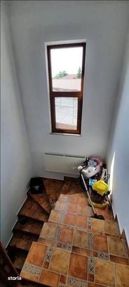 Casă cu 8 camere cu Teren 320 Mp în Cumpăna