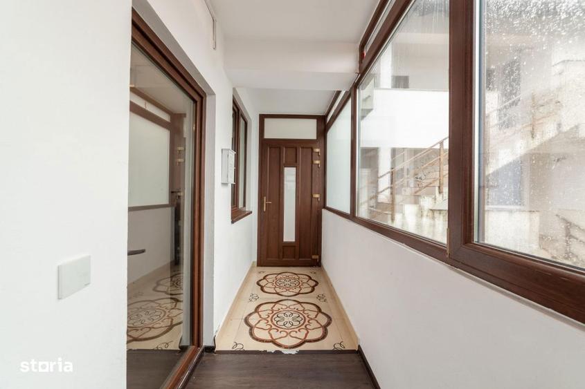 Apartament cu 4 camere, mobilat în Bradu