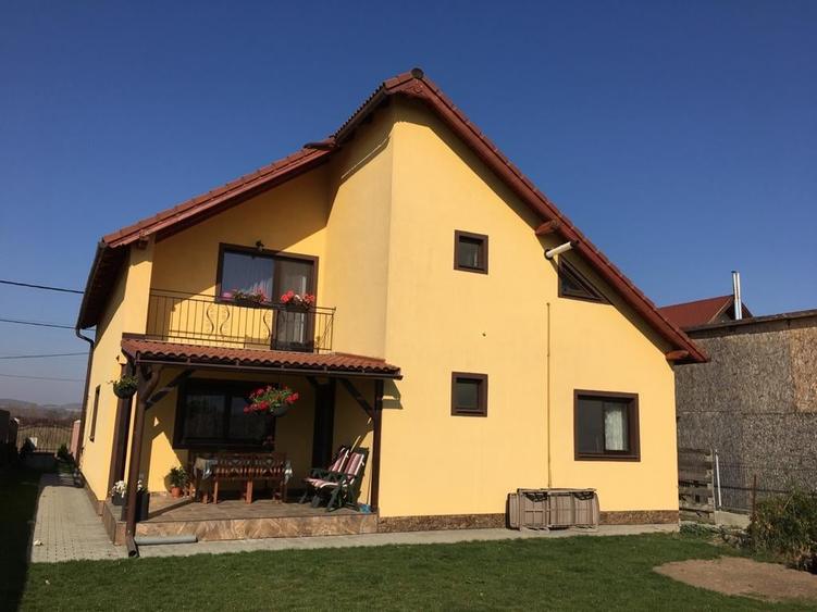Casă cu 5 camere cu Canalizare în Sângeorgiu de Mureș