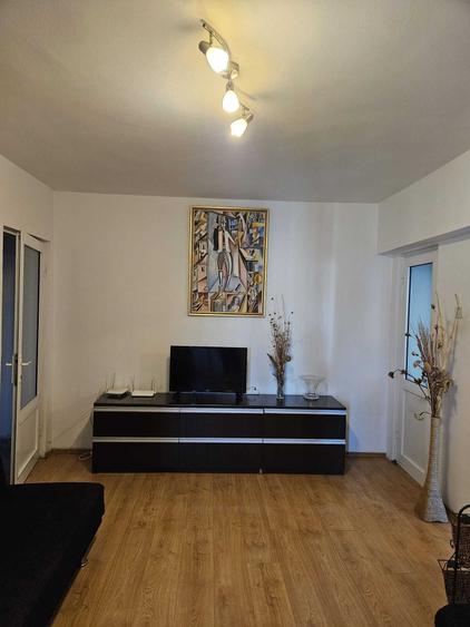 Apartament cu 2 camere semidecomandat în Calea Victoriei