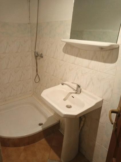 Garsonieră decomandată în Piața Veche