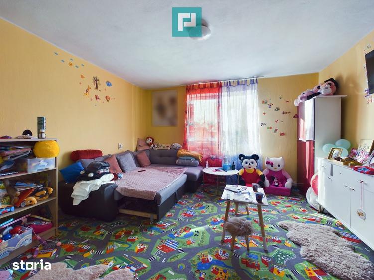 Casă cu 3 camere cu Teren 1065 Mp în Central