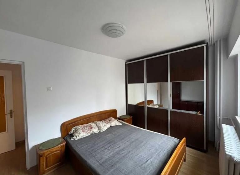 Apartament cu 2 camere semidecomandat, mobilat în Panduri