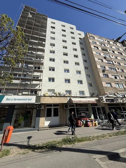 Apartament cu 4 camere decomandat în Careiului