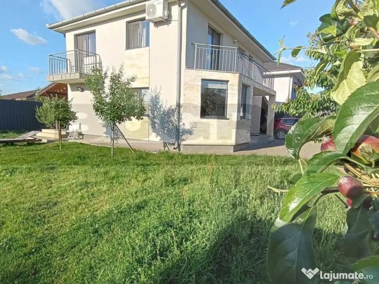 Casă cu 4 camere cu Teren 580 Mp în Jucu