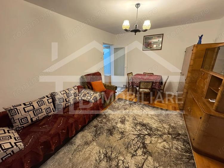 Apartament cu 3 camere semidecomandat în 7 Noiembrie