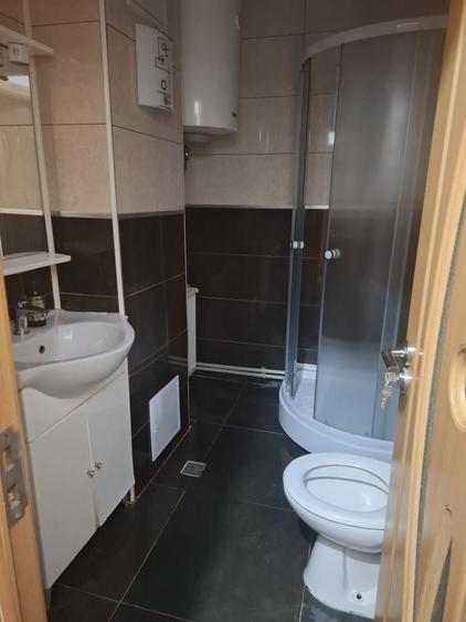 Apartament cu 3 camere decomandat în 1 Mai