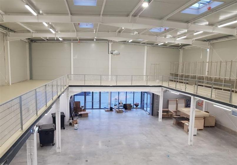 Spațiu comercial, de 890 mp, în Girocului