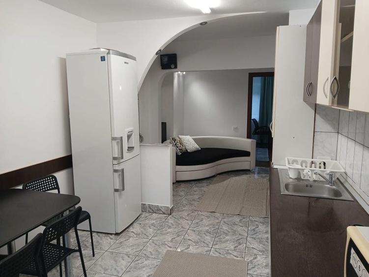 Apartament cu 3 camere decomandat în Zorilor