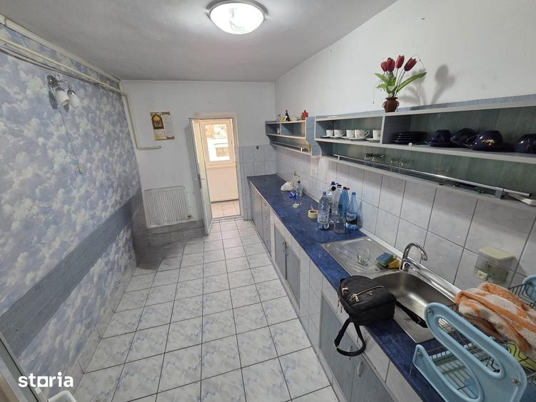 Apartament cu 3 camere decomandat în Central