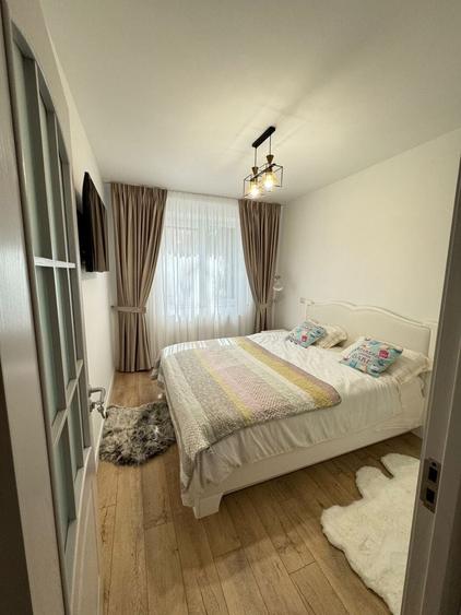 Apartament cu 3 camere decomandat în Șcheia
