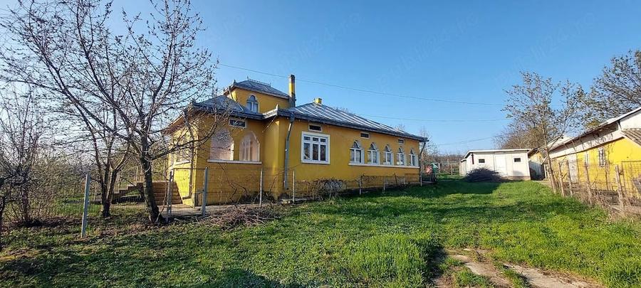 Casă cu 5 camere cu Teren 15000 Mp în Șoldănești