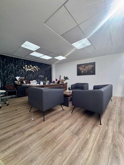 Spațiu comercial, de 240 mp, în Central