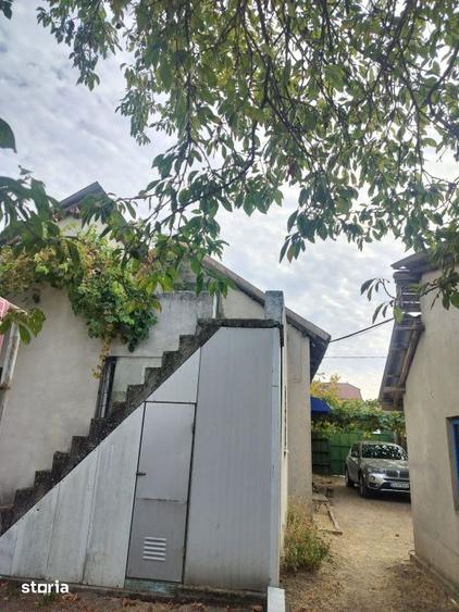 Casă cu 2 camere cu Teren 500 Mp în Poiana Mare