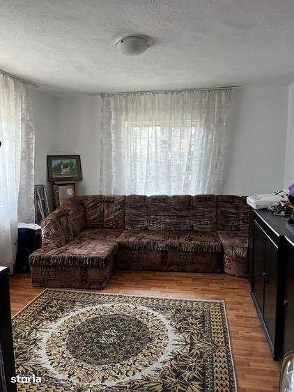 Casă cu 5 camere cu Teren 500 Mp în Priseaca