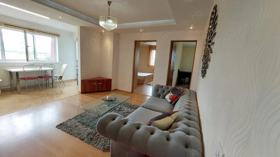 Apartament cu 4 camere decomandat în Ștrand