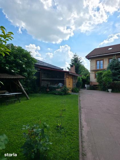 Casă cu Teren 1657 Mp în Central