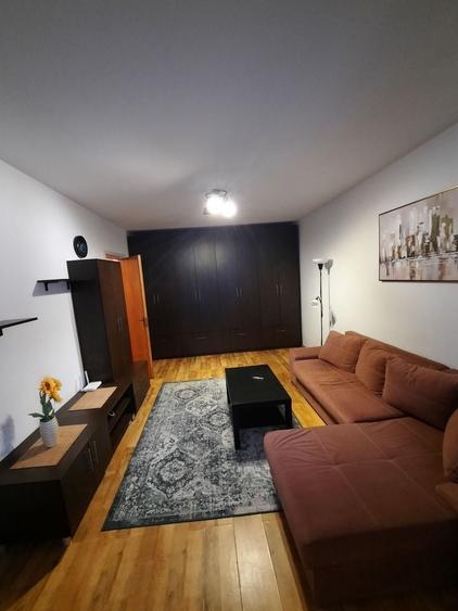 Apartament cu 2 camere decomandat, mobilat în Titan