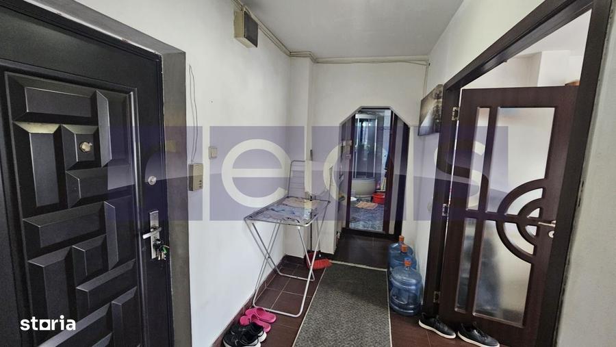 Apartament cu 2 camere semidecomandat, mobilat în Central — fotografia 3