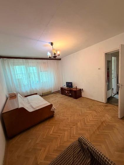 Apartament cu 2 camere semidecomandat, mobilat în Teilor