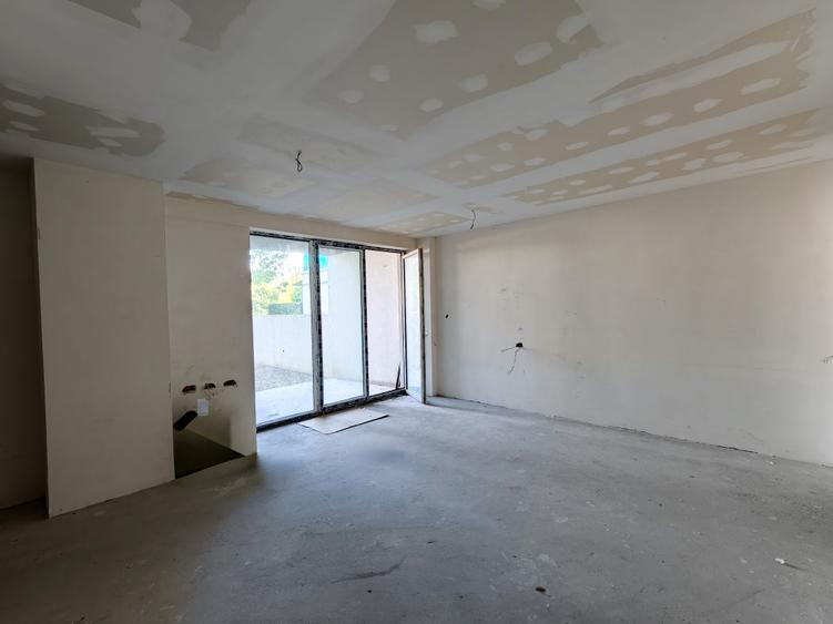 Apartament cu 3 camere decomandat în Floreasca
