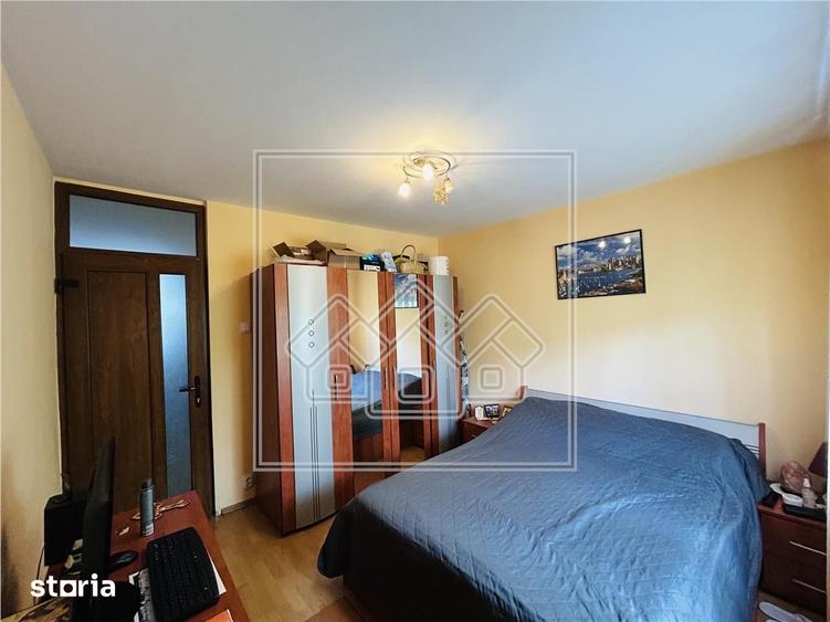 Apartament cu 2 camere decomandat în Calea Dumbrăvii