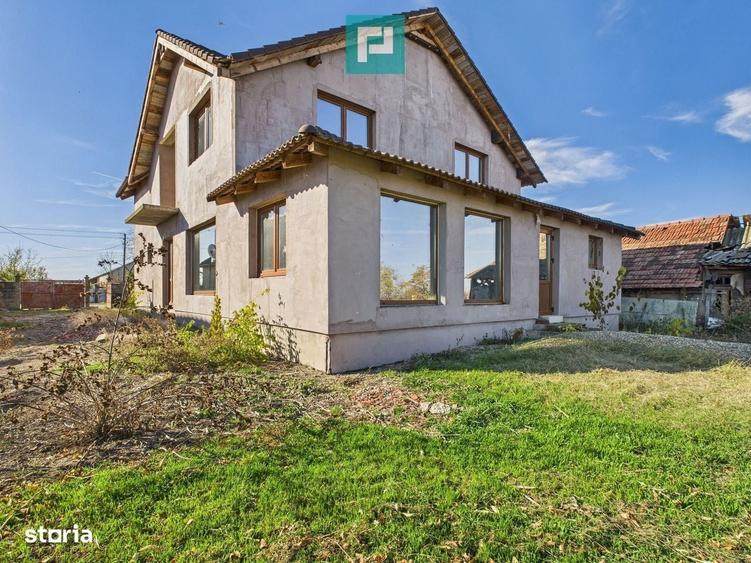 Casă cu 4 camere cu Teren 1800 Mp în Central